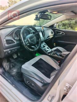 Chrysler 200